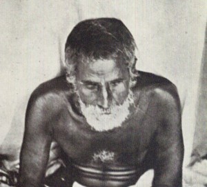 Gaura Kisora renunciou à sua casa e foi para Vrindavana, onde ele foi iniciado por Bhagavata Dasa Babaji, um dos principais discípulos