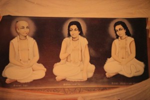 Srila Narottama, Srinivasa e Syamanada Prabhu.