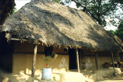 Jagannatha Puri, Orissa- Cabana de palha onde Braja Bandhu (Srila Goura Govinda) nasceu e cresceu. 