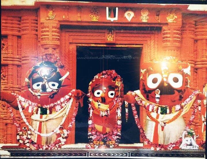Jagannatha, Baladeva e Subhadra no Ratha Yatra 2016